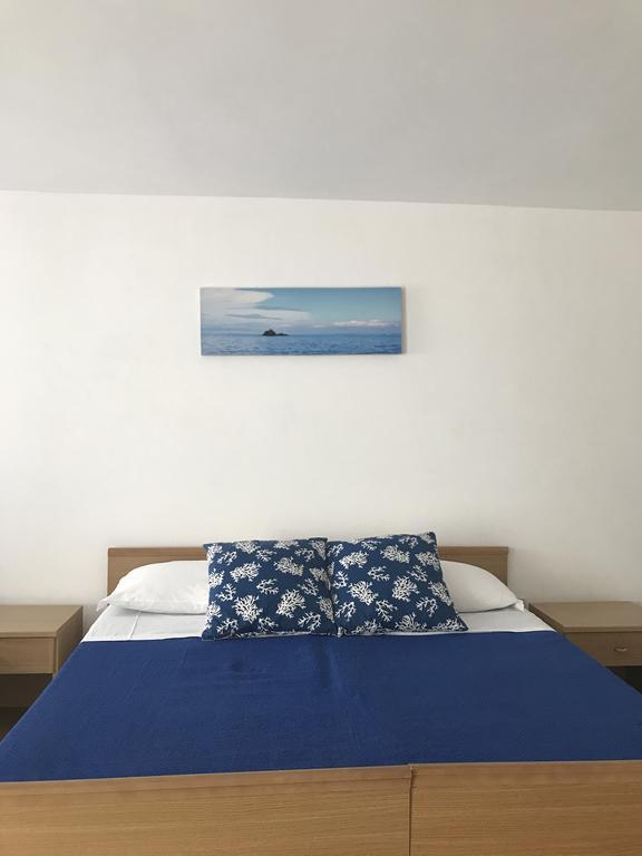 Scala Blu - Immobilevante Ponza Esterno foto